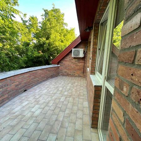 Gabica Apartman Debrecen Exterior photo