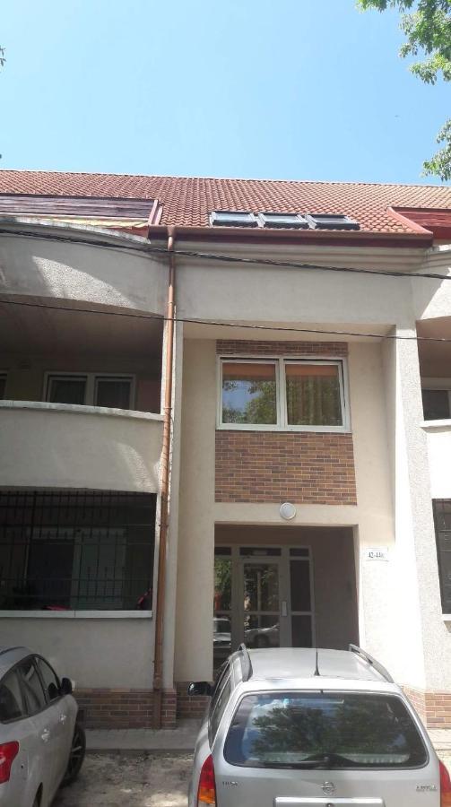Gabica Apartman Debrecen Exterior photo